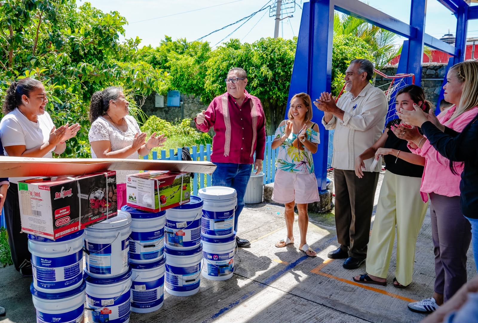 Respalda Víctor Mercado mejoramiento de espacios escolares en la colonia Carolina