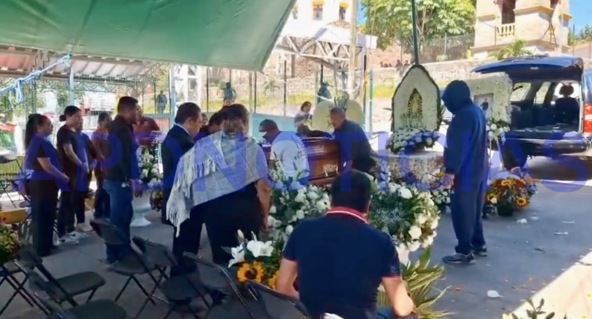 Entre tensión y restricciones, dan el último adiós al alcalde de Temoac