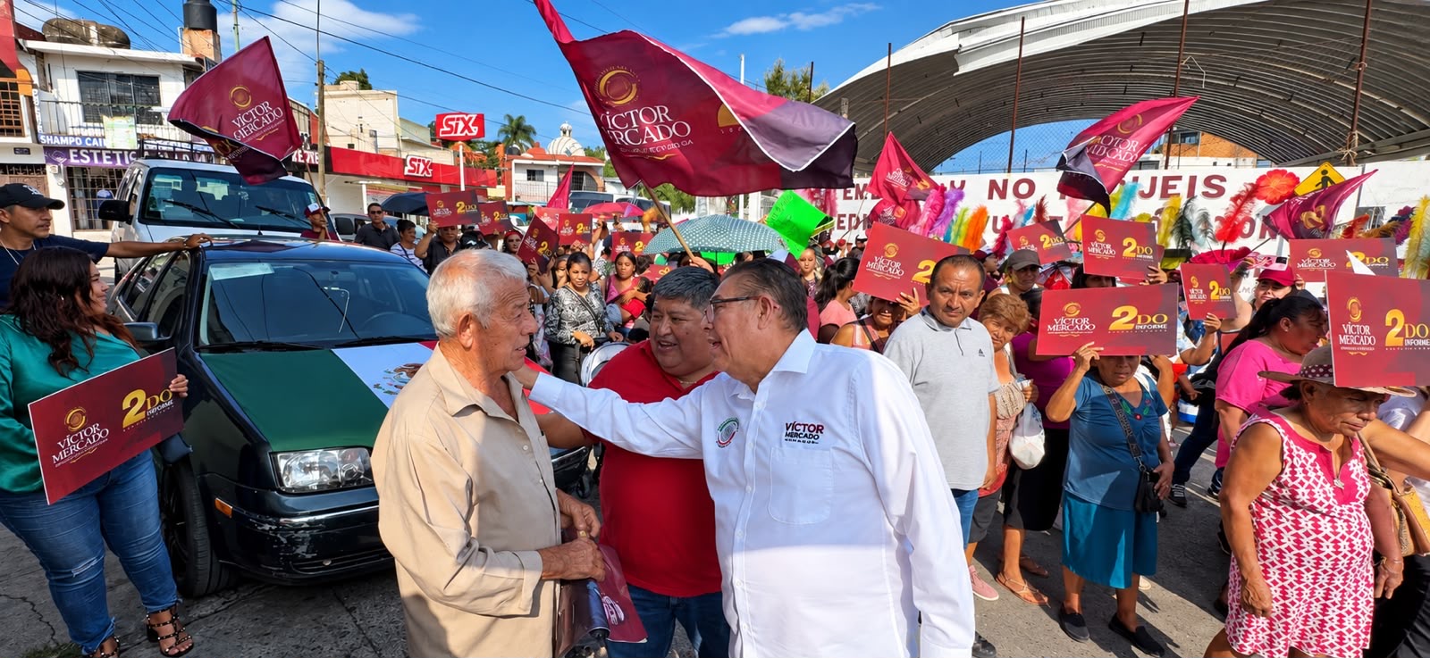Víctor Mercado recorre la Colonia Antonio Barona para rendir cuentas y escuchar a los ciudadanos